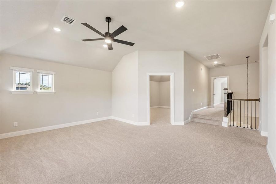 Spacious, unfurnished interior of a new home in Triple Diamond Ranch, Mansfield (Image 28). Spacious, unfurnished interior of a new home in Triple Diamond Ranch, Mansfield (Image 28).