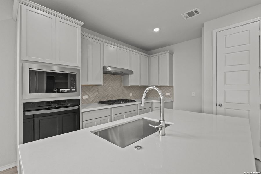 Furnished interior view inside a new home in Sunflower Ridge, New Braunfels (Image 13).