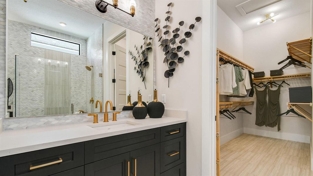 MOS-Madison Model - Owner's Bath and Wa
