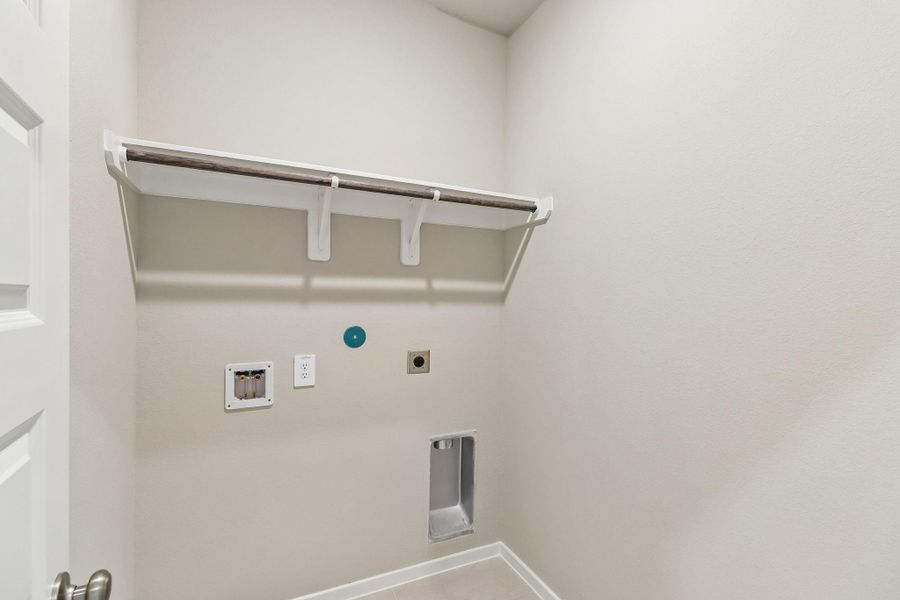 Spacious, unfurnished interior of a new home in Parkway Commons - City Series, Missouri City (Image 26).