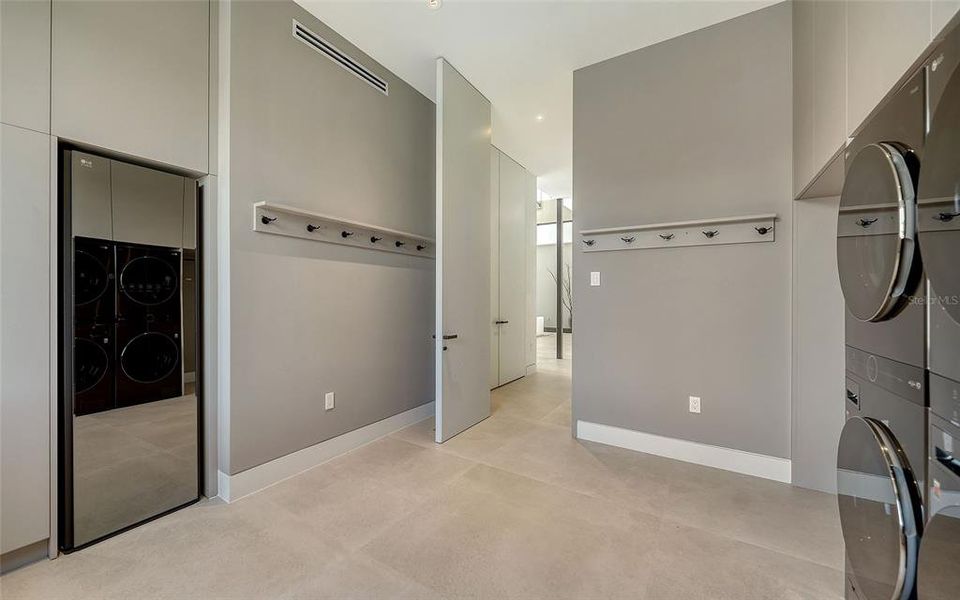 Image 98 of a home in . Image 98 of a home in .