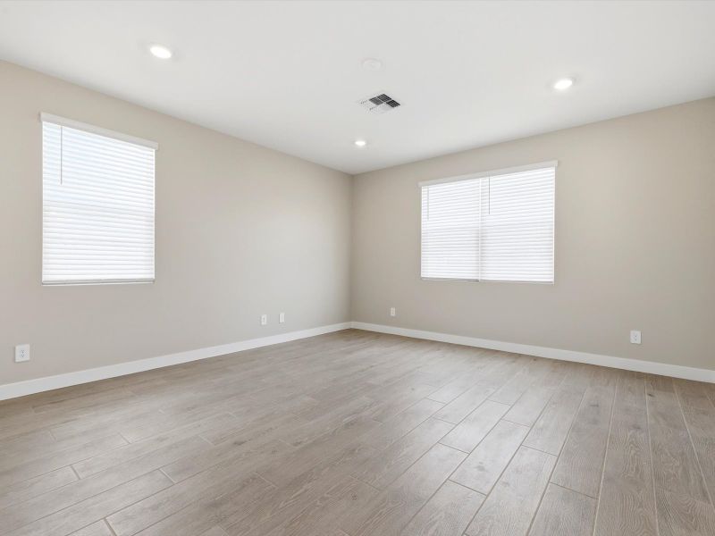 Spacious, unfurnished interior of a new home in Abel Ranch Reserve Series, Goodyear (Image 13).