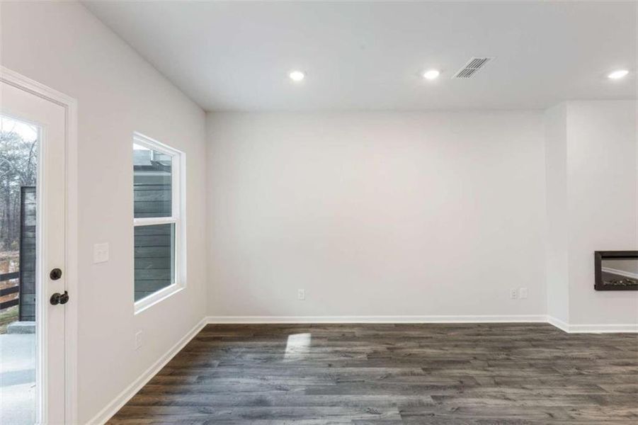 Spacious, unfurnished interior of a new home in , Conyers (Image 28).