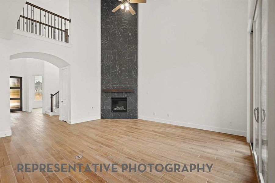 Spacious, unfurnished interior of a new home in Furst Ranch, Flower Mound (Image 16). Spacious, unfurnished interior of a new home in Furst Ranch, Flower Mound (Image 16).