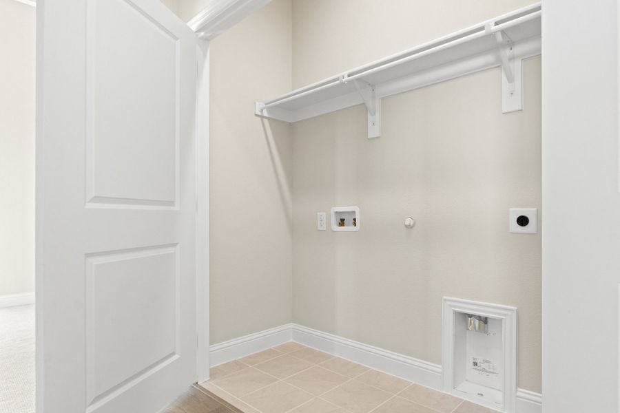 Spacious, unfurnished interior of a new home in Cottonwood Creek, Rowlett (Image 43). Spacious, unfurnished interior of a new home in Cottonwood Creek, Rowlett (Image 43).