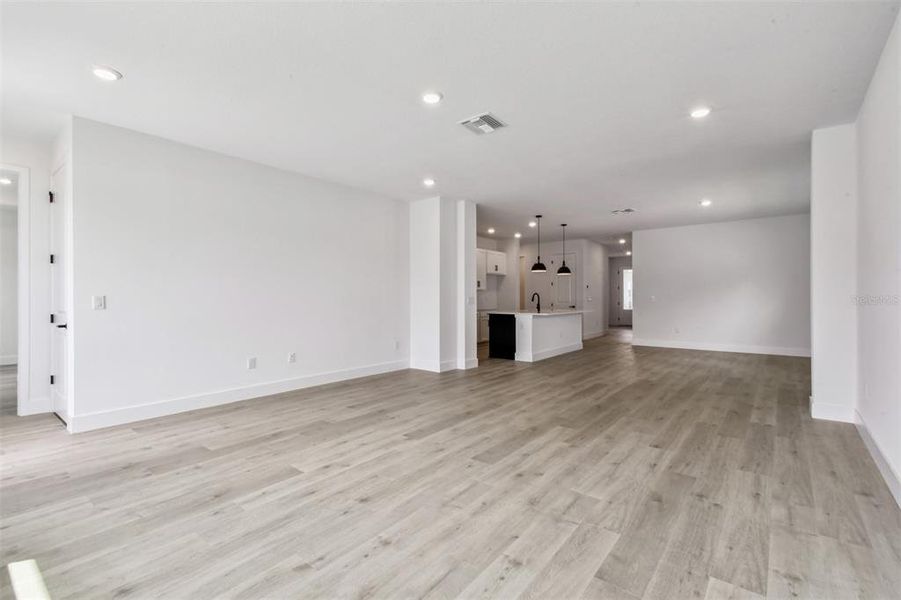 Spacious, unfurnished interior of a new home in The Peninsula at Rhodine Lake, Riverview (Image 29).