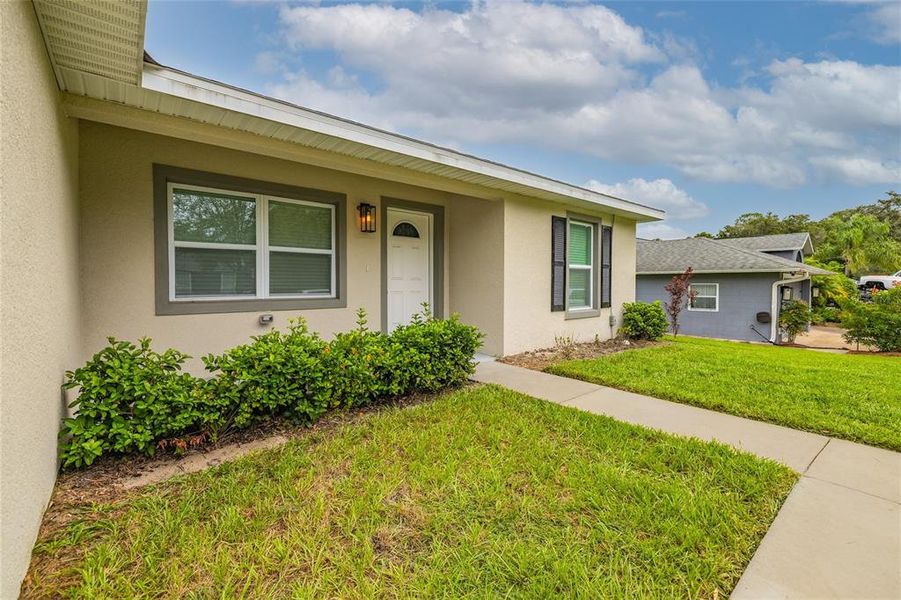 Exterior details and patio area of a home in , Orange City (Image 20).