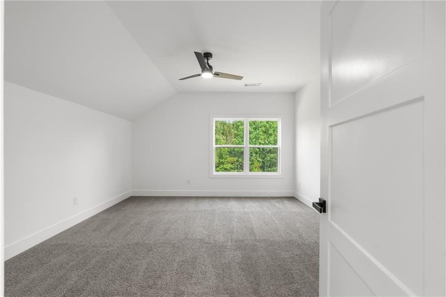 Spacious, unfurnished interior of a new home in , Jefferson (Image 33).