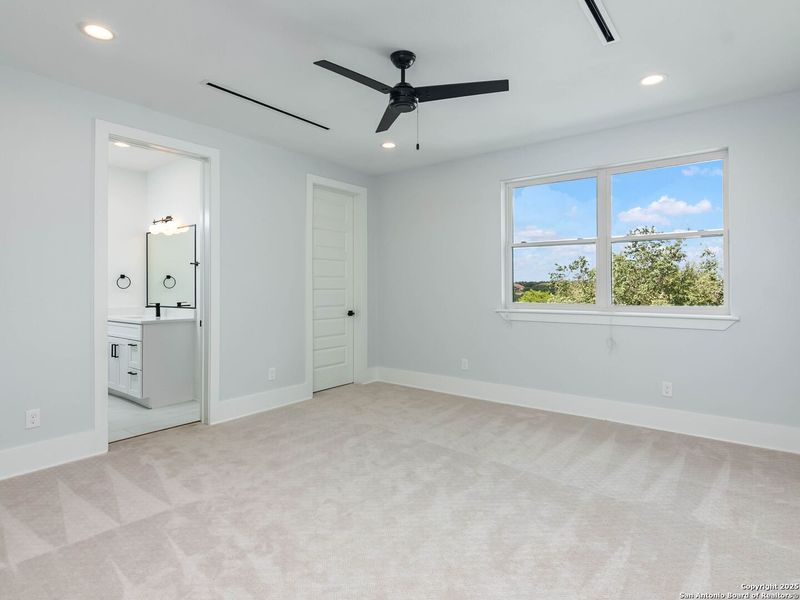 Spacious, unfurnished interior of a new home in , Spring Branch (Image 20).
