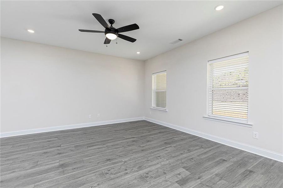 Spacious, unfurnished interior of a new home in Mount Tabor Pointe, Dallas (Image 10).