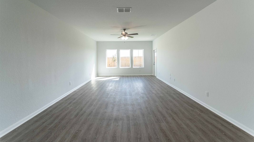 Spacious, unfurnished interior of a new home in Garden Grove, San Antonio (Image 19).