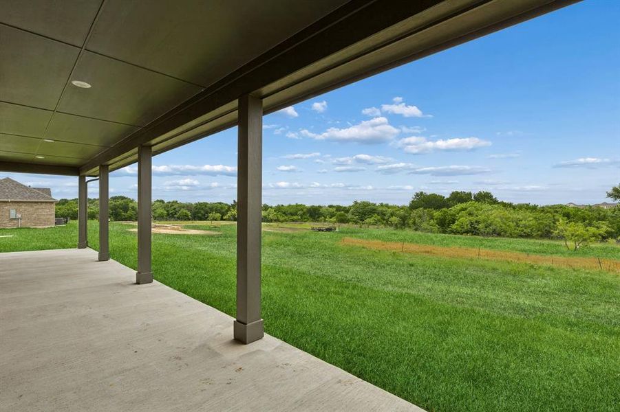 Exterior details and patio area of a home in Ellis Ranch Estates, Waxahachie (Image 3).