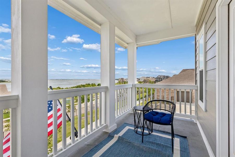 Front Balcony
Take in panoramic views of Lake Ray Hubbard from the front balcony, an ideal setting for morning coffee, evening sunsets, or simply enjoying the breeze.