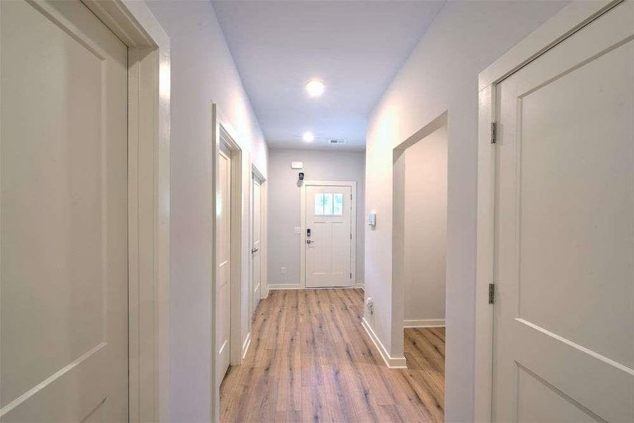 Spacious, unfurnished interior of a new home in The Woodlands Preserve, Jackson (Image 38).