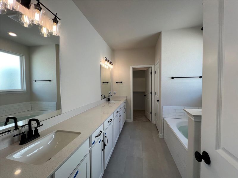 Furnished interior view inside a new home in Rolling Glen, Hutto (Image 8).