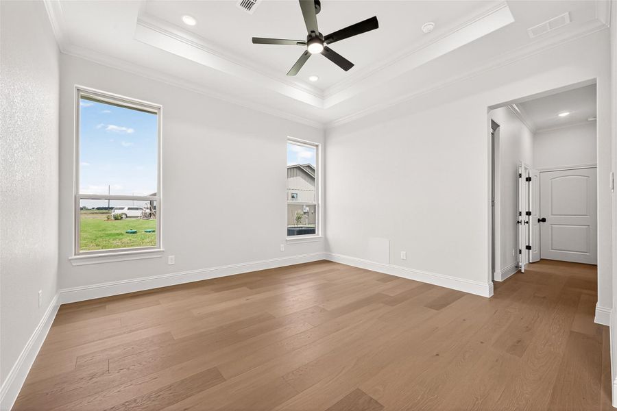 Spacious, unfurnished interior of a new home in , East Bernard (Image 25).