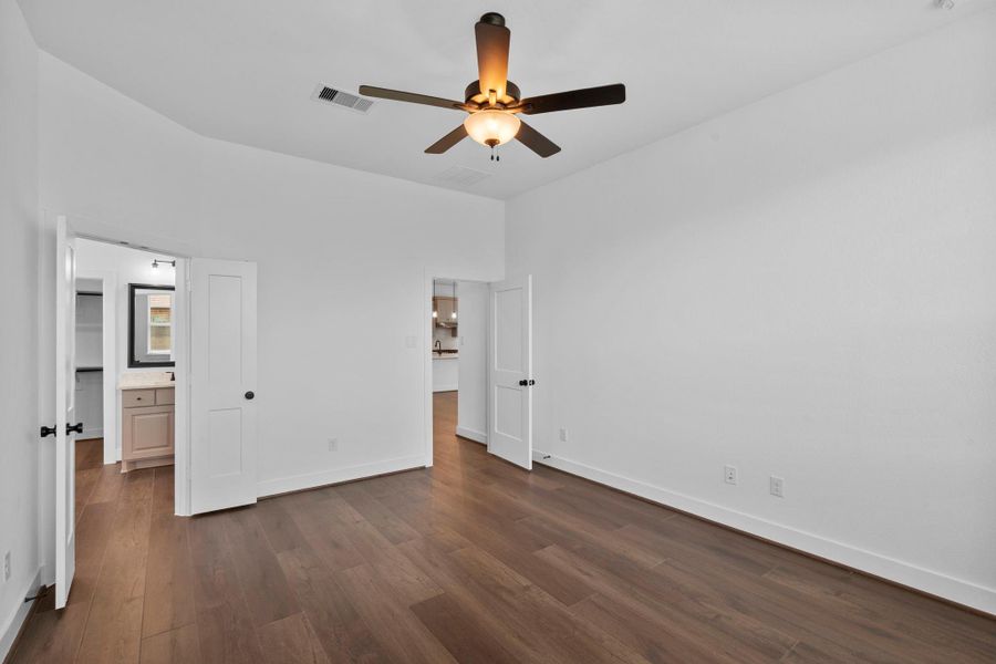 Spacious, unfurnished interior of a new home in Artavia, Conroe (Image 23).