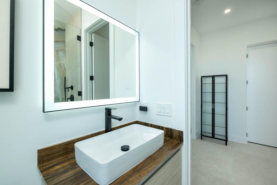 Furnished interior view inside a new home in , Key Largo (Image 33).