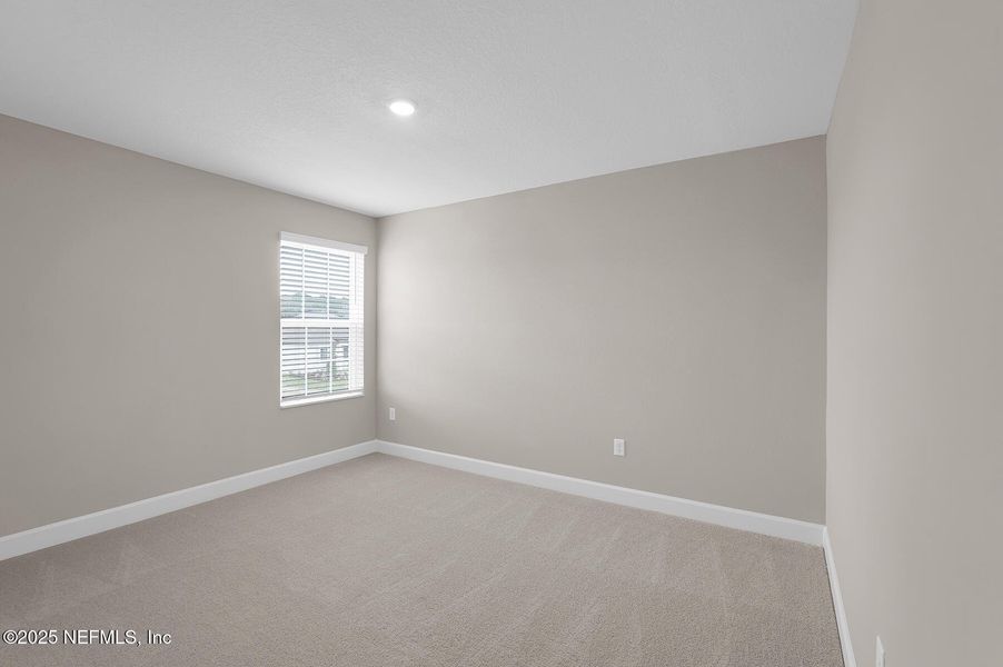 Spacious, unfurnished interior of a new home in Jennings Farm, Middleburg (Image 20).