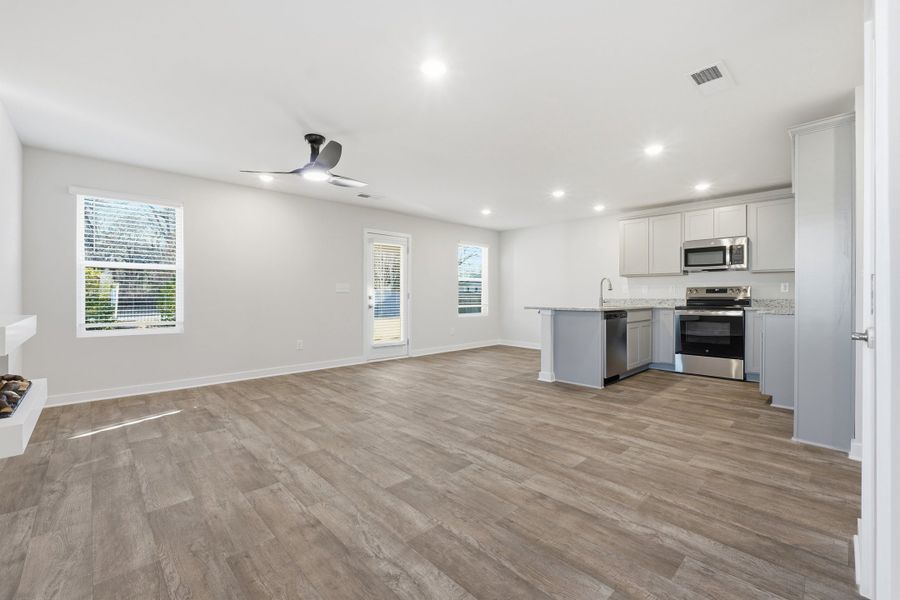 New Home in Union City, GA.  - Slide 3