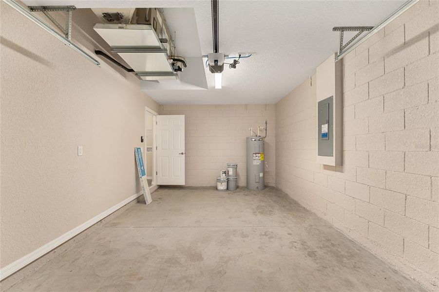 Spacious, unfurnished interior of a new home in , Belleview (Image 30). Spacious, unfurnished interior of a new home in , Belleview (Image 30).