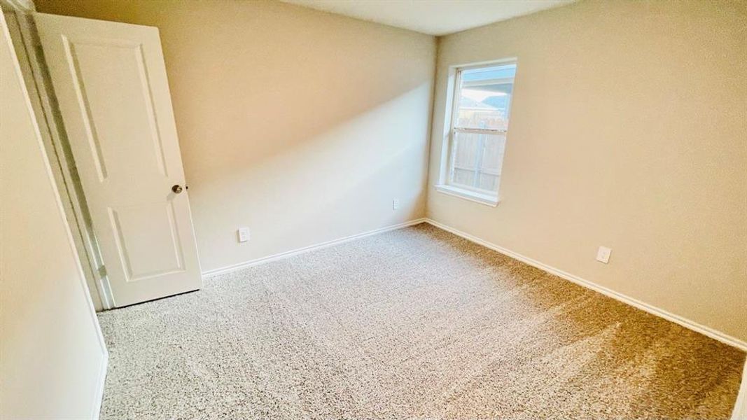 Spacious, unfurnished interior of a new home in Sunnycreek, Fort Worth (Image 9). Spacious, unfurnished interior of a new home in Sunnycreek, Fort Worth (Image 9).