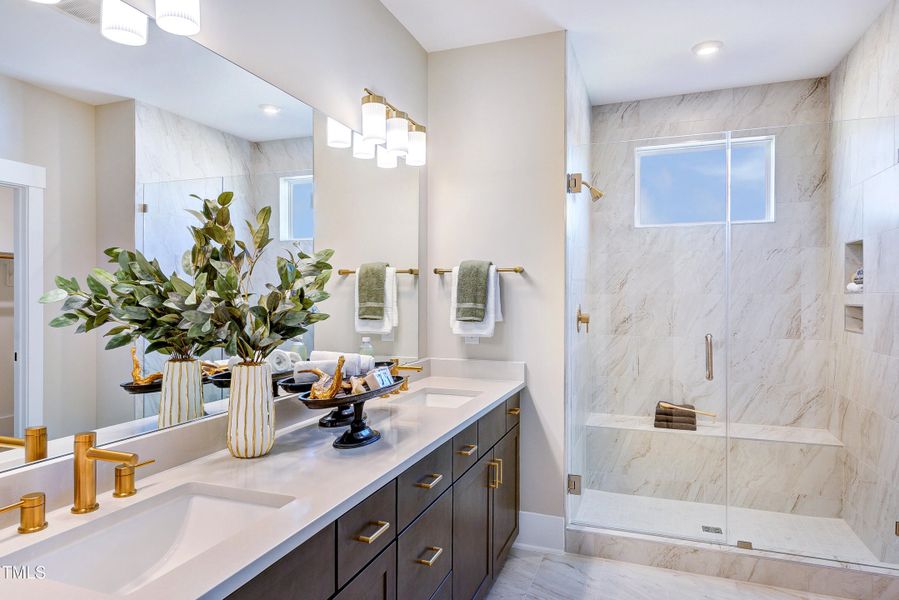 PJD5-0048-00_Horizon_Primary Bath-1