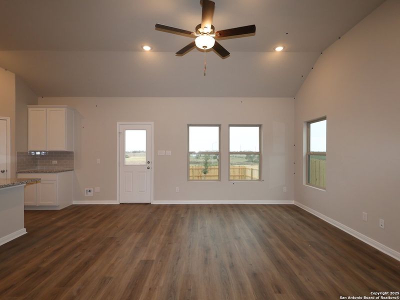 Spacious, unfurnished interior of a new home in Paloma Park, Converse (Image 21).