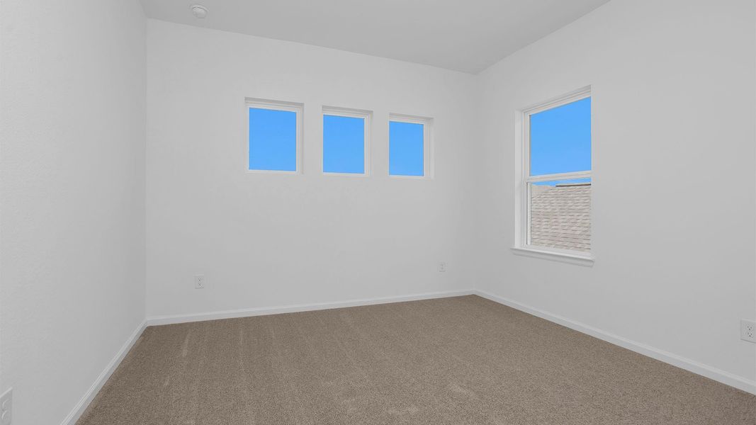 Spacious, unfurnished interior of a new home in Brookewater, Rosenberg (Image 9).