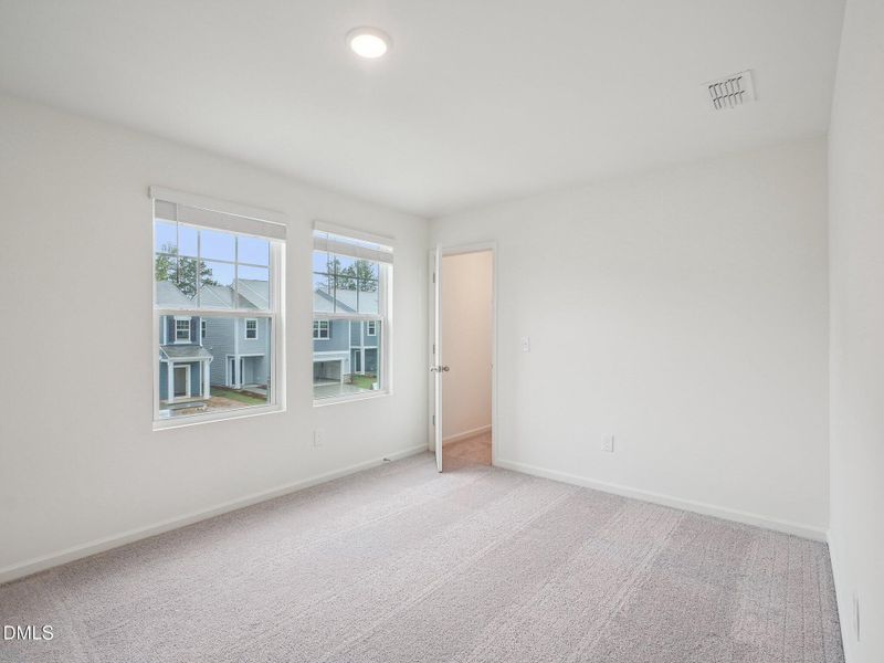 33-web-or-mls-Solace Wy 212-2805-033