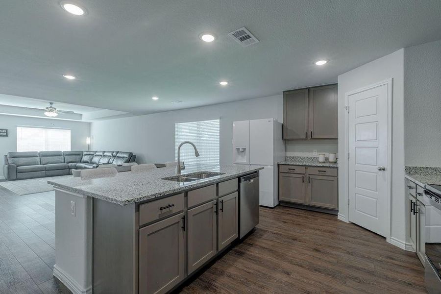 Great open-concept with granite counters Great open-concept with granite counters