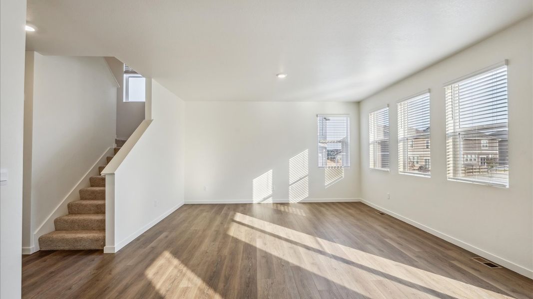 Spacious, unfurnished interior of a new home in Settlers Crossing, Commerce City (Image 12).
