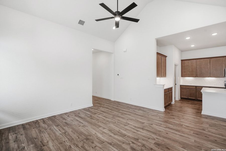 Spacious, unfurnished interior of a new home in The Crossvine, Schertz (Image 25).