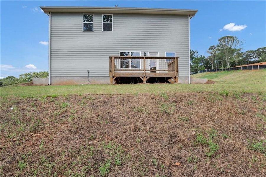 Exterior details and patio area of a home in Tuscany Hills, Douglasville (Image 3).