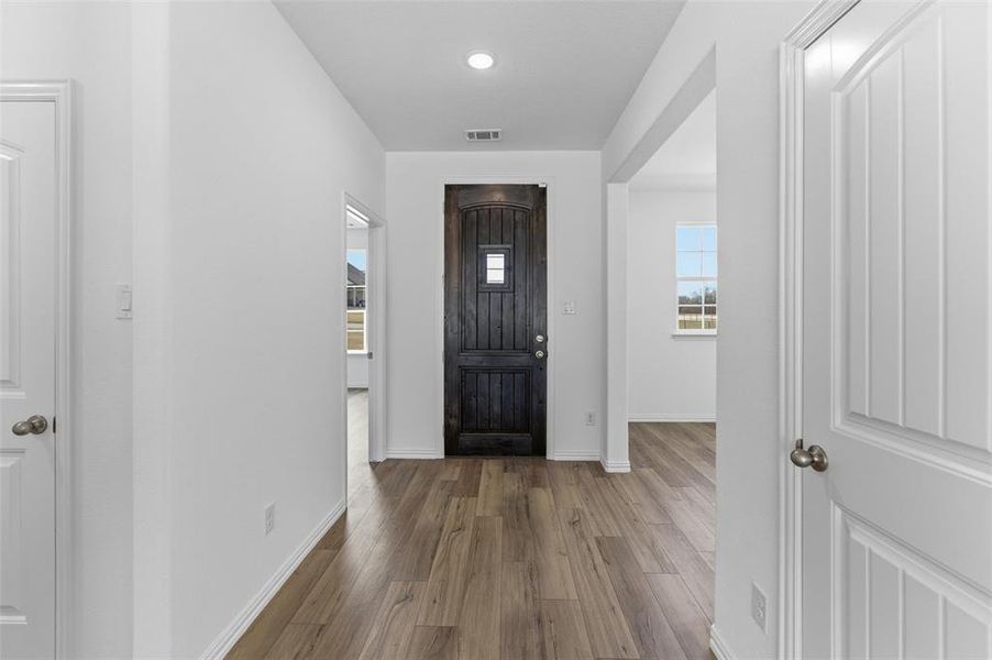 Spacious, unfurnished interior of a new home in Oak Grove Addition, Springtown (Image 12).