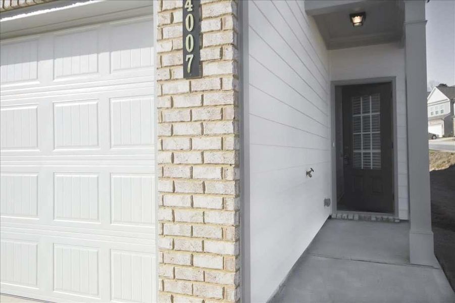Exterior details and patio area of a home in , Gainesville (Image 3).