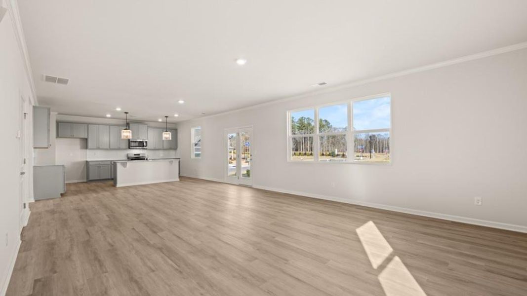 Spacious, unfurnished interior of a new home in Fairway 17 at Mirror Lake, Villa Rica (Image 16).
