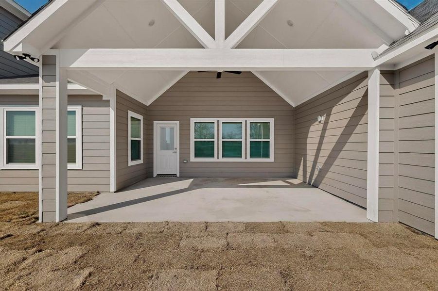 Exterior details and patio area of a home in , Sulphur Springs (Image 19).