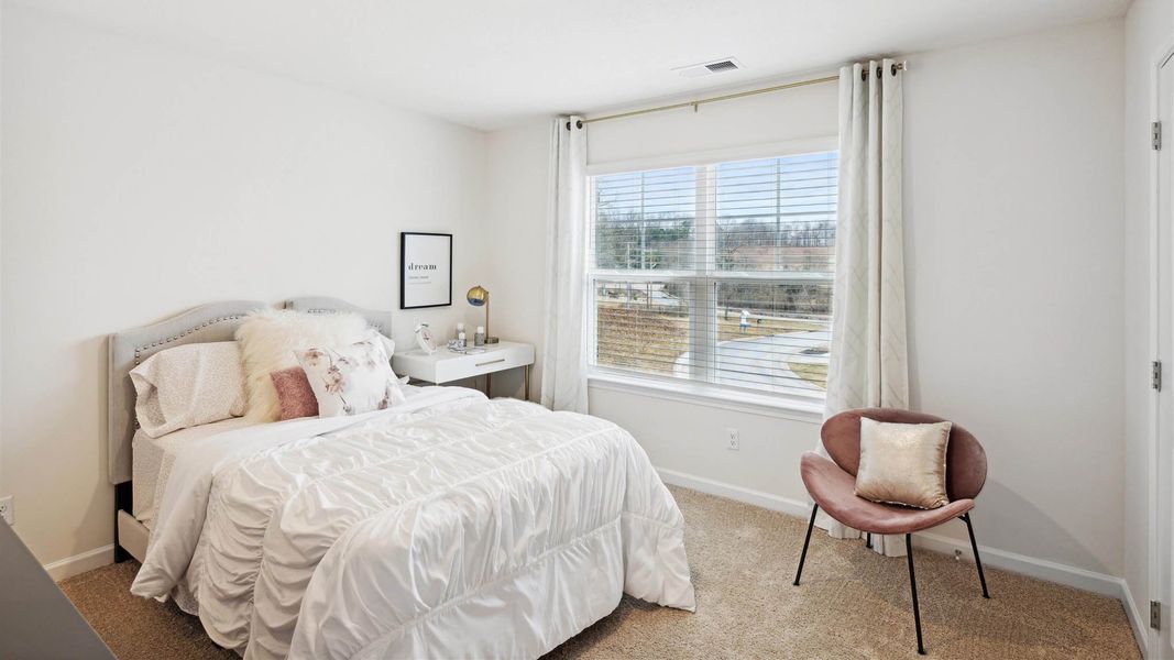 Representative furnished interior of a home built from the Hayden by D.R. Horton in Fairview Hills, Cleveland (Image 17).