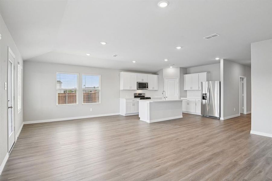 Spacious, unfurnished interior of a new home in River Ridge, Crandall (Image 26). Spacious, unfurnished interior of a new home in River Ridge, Crandall (Image 26).