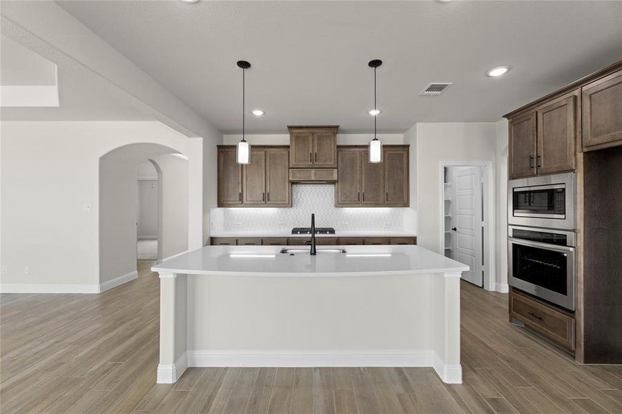 13. 705 Soprano - Kitchen