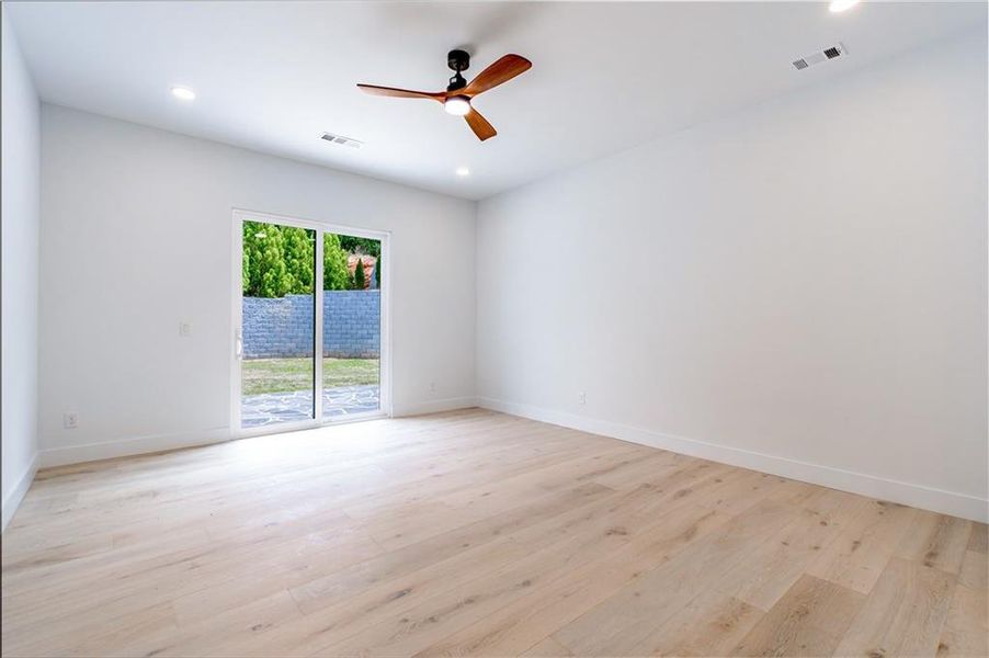 Spacious, unfurnished interior of a new home in , Gainesville (Image 55).
