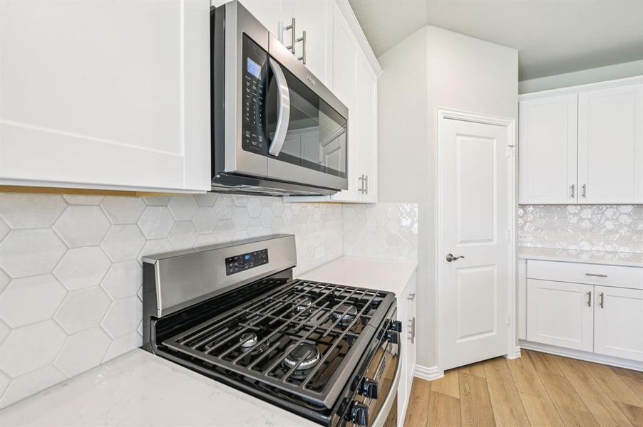 Photo is not of the actual home, but is an inspirational photo of builder’s model home and may depict options, furnishings, and/or decorator features that are not included.