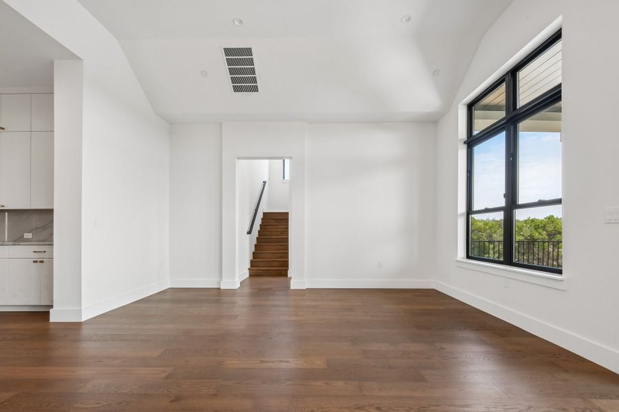 Spacious, unfurnished interior of a new home in Milky Way at River Place, Austin (Image 22). Spacious, unfurnished interior of a new home in Milky Way at River Place, Austin (Image 22).