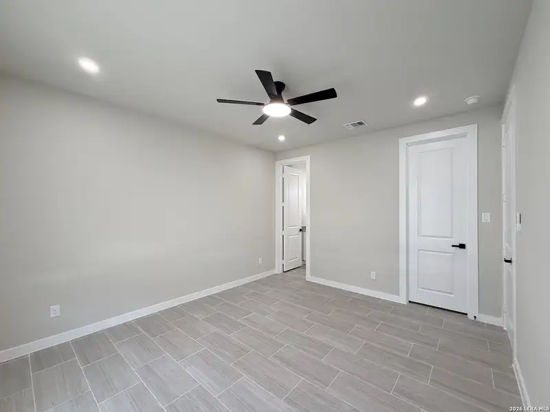 Spacious, unfurnished interior of a new home in , San Antonio (Image 19).
