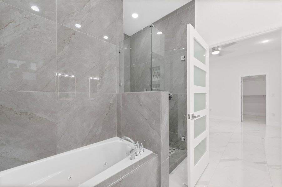 Furnished interior view inside a new home in , Fort Lauderdale (Image 6). Furnished interior view inside a new home in , Fort Lauderdale (Image 6).