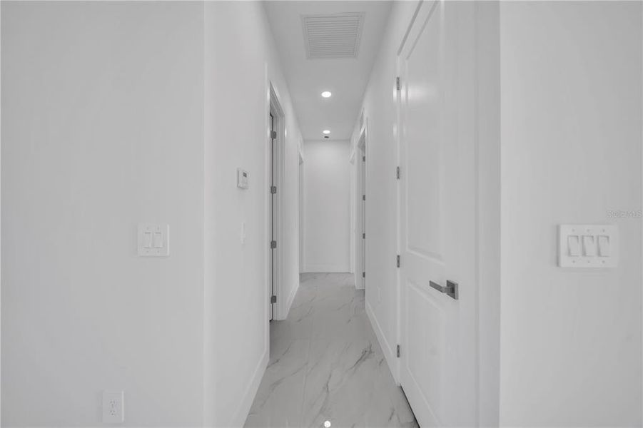 Spacious, unfurnished interior of a new home in , Lehigh Acres (Image 18).