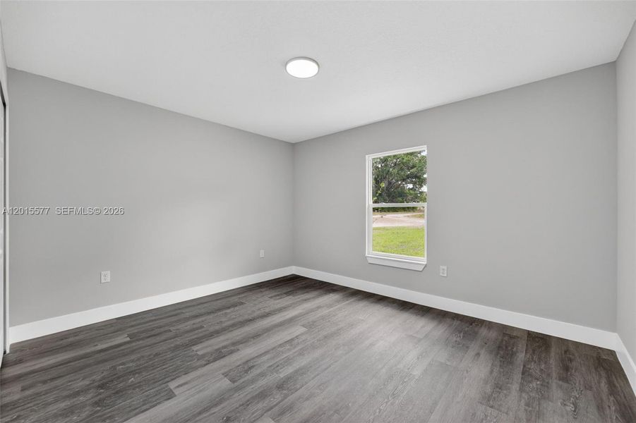 Spacious, unfurnished interior of a new home in , Dunnellon (Image 21).