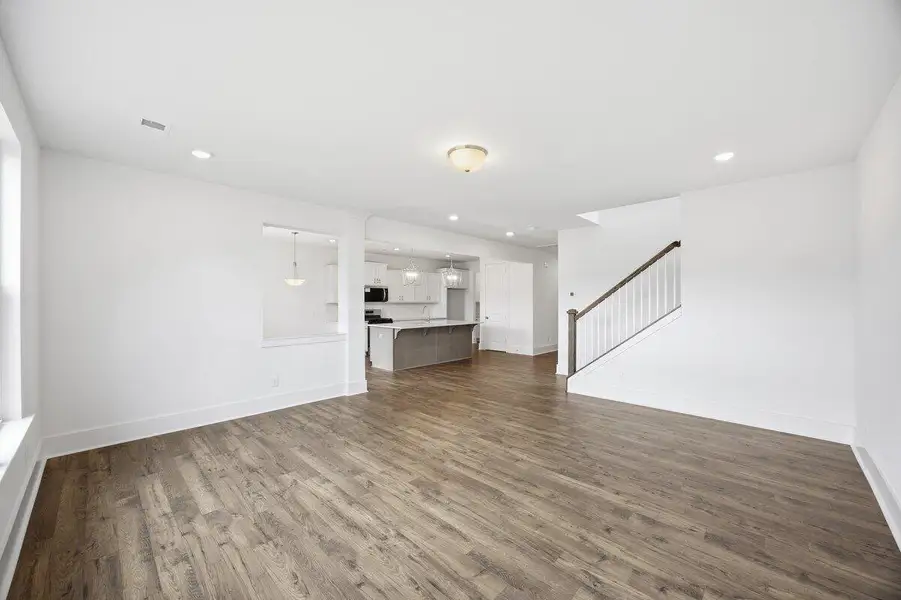 Spacious, unfurnished interior of a new home in , Ravenel (Image 11).