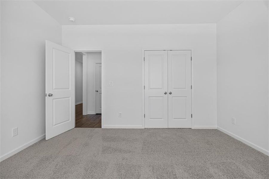Spacious, unfurnished interior of a new home in , Athens (Image 35).